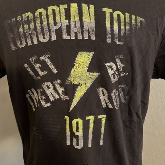 Junk Food AC DC Faded Gray Distressed Europeon Tour 1977 Graphic Shirt - Picture 8 of 12